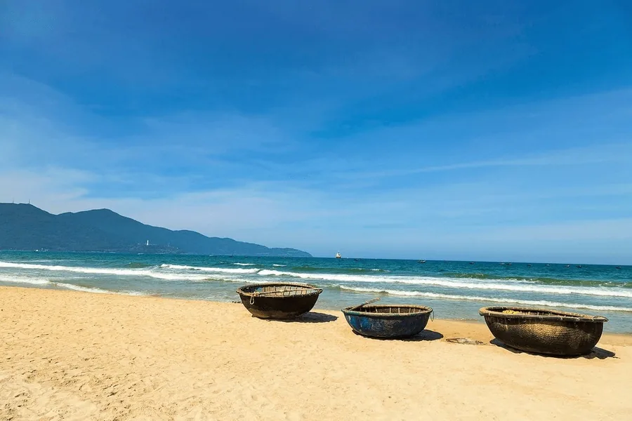 Bãi tắm Sơn Thủy